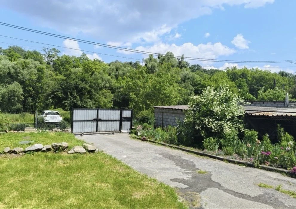 Просторий будинок для великої родини на Корбутівці — 295 м²