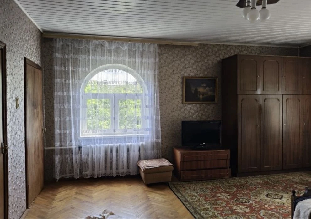 Просторий будинок для великої родини на Корбутівці — 295 м²