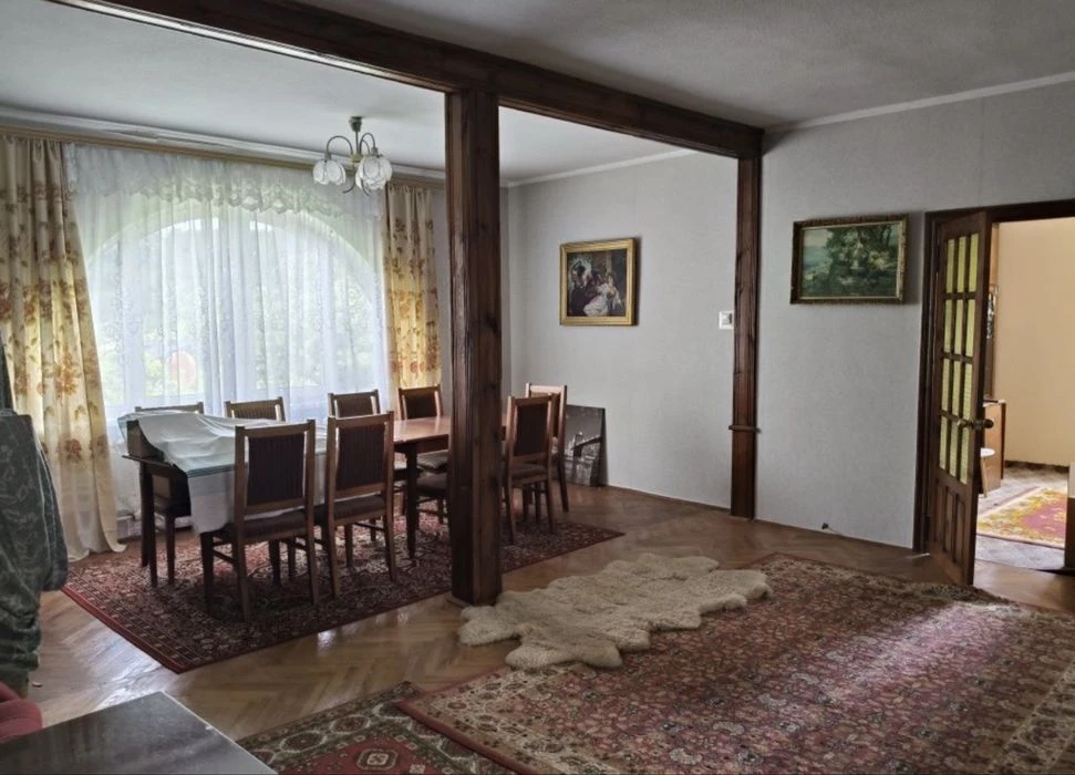 Просторий будинок для великої родини на Корбутівці — 295 м²