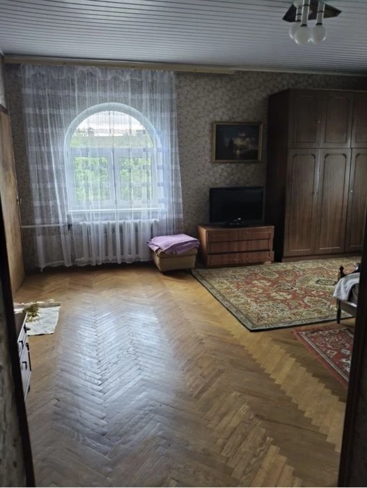 Просторий будинок для великої родини на Корбутівці — 295 м²