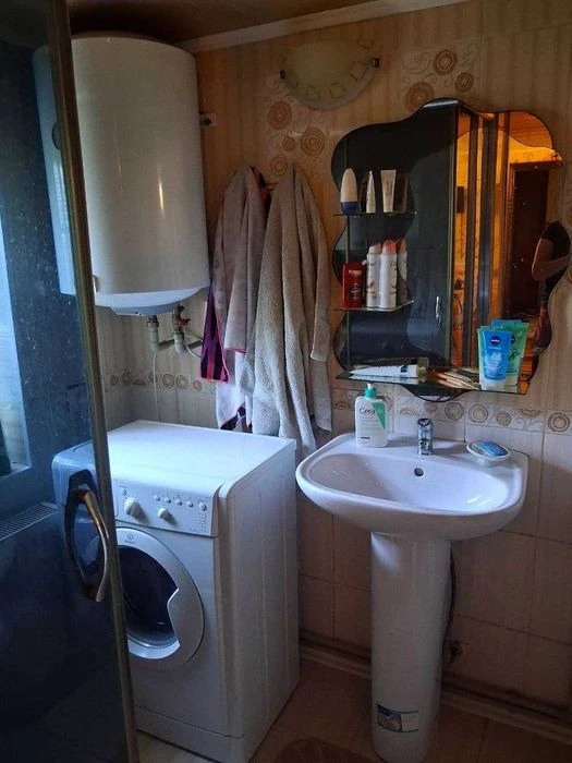 Продам Дом в Корабельном районе (остановка крест) широкая ба