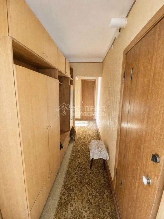 Продам 2-к квартиру 52 м2. Метро Спортивна. Захисників Украї