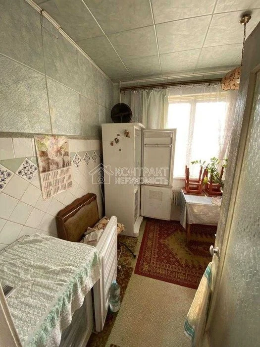Продам 2-к квартиру 52 м2. Метро Спортивна. Захисників Украї