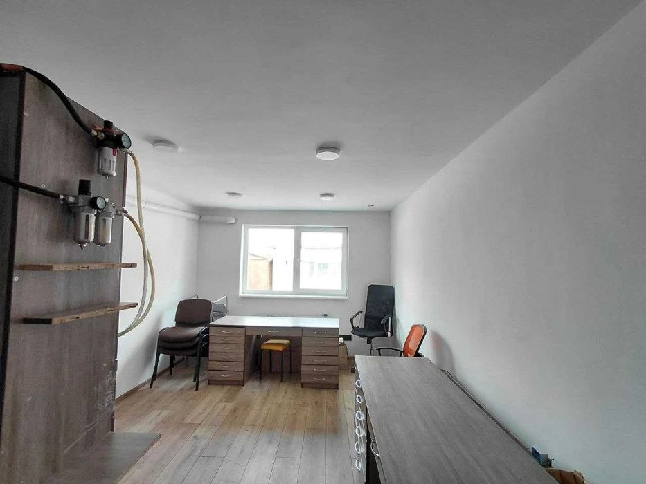 Гараж 75м2, 2 поверхи + підвал, Оболонь, Проспект Степана Ба