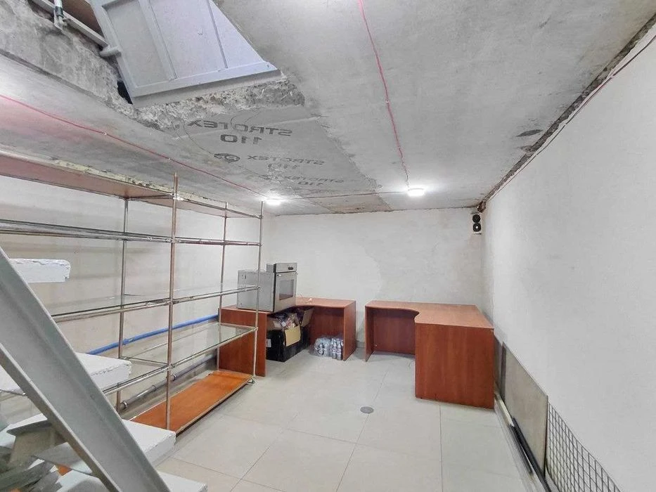 Гараж 75м2, 2 поверхи + підвал, Оболонь, Проспект Степана Ба