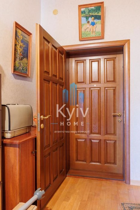 Продаж 1-кімнатної квартири центр пам'ятка архитектури
