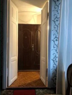 7. Продам однокомнатную квартиру в центре города