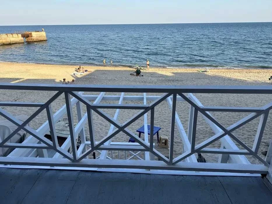 Продам двоповерховий будинок-дачу біля моря (причал)