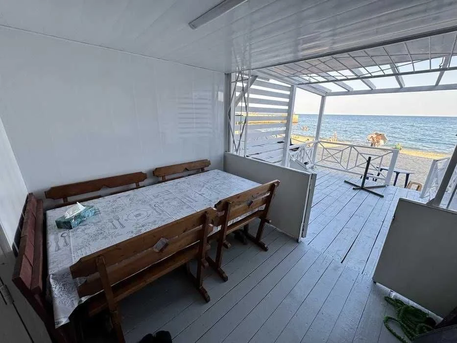 Продам двоповерховий будинок-дачу біля моря (причал)