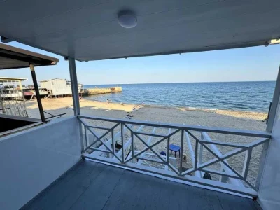 Продам двоповерховий будинок-дачу біля моря (причал)