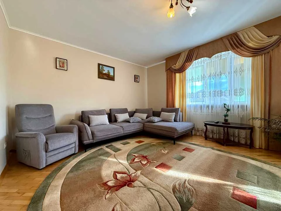 Квартира. Івано-Франківськ, Степана Бандери вул.