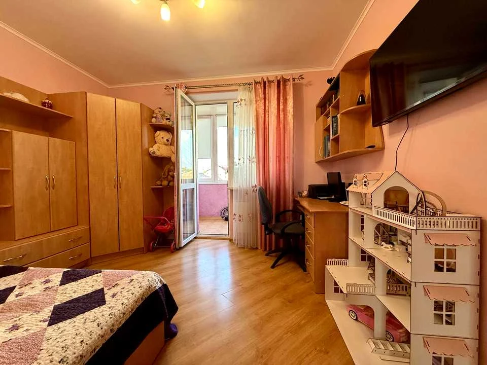 Квартира. Івано-Франківськ, Степана Бандери вул.