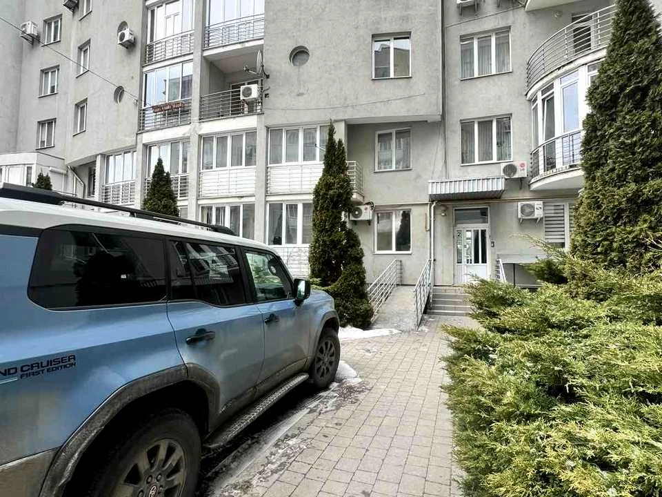 Квартира. Львів, Академіка Андрія Сахарова вул. (Суворова)