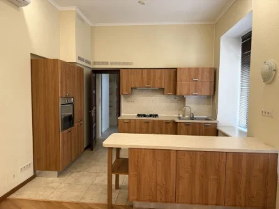 Продаж ексклюзивної квартири Замок на Панківській