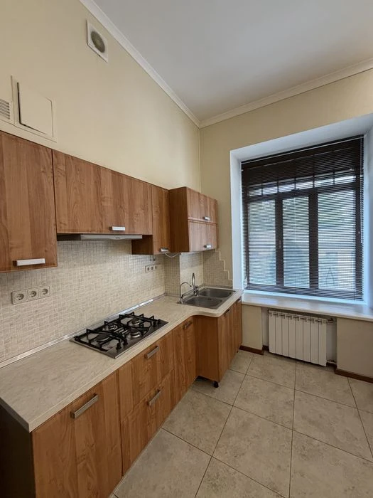 Продаж ексклюзивної квартири Замок на Панківській