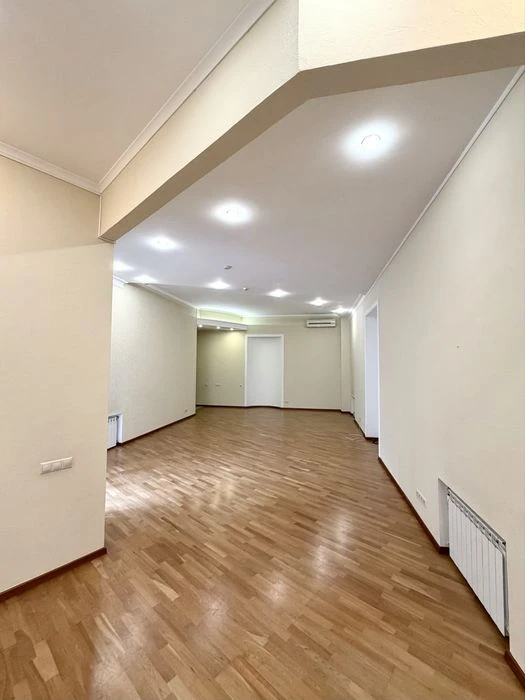Продаж ексклюзивної квартири Замок на Панківській