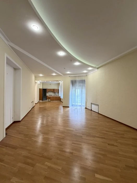 Продаж ексклюзивної квартири Замок на Панківській