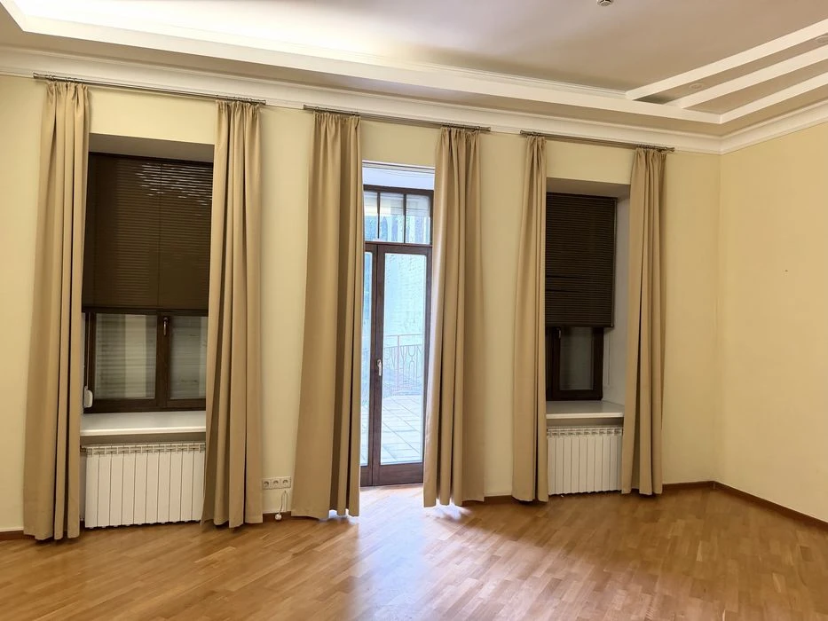 Продаж ексклюзивної квартири Замок на Панківській