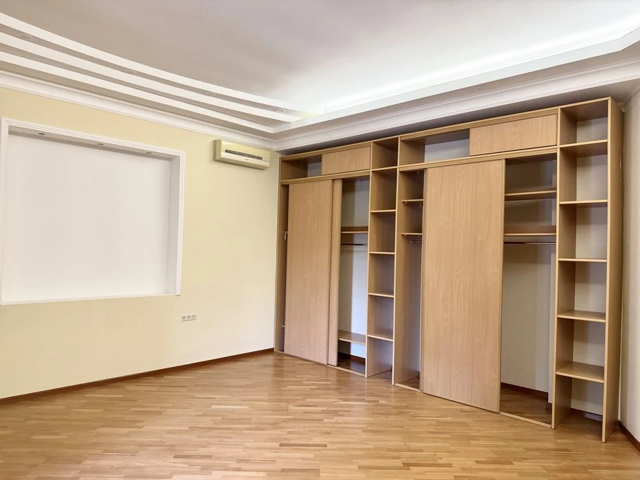 Продаж ексклюзивної квартири Замок на Панківській
