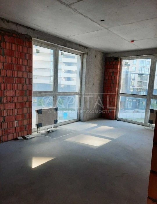 Продам квартиру 120м2, 3 спальні, ЖК Зарічний (8 буд-зданий