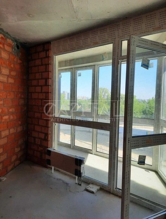 Продам квартиру 120м2, 3 спальні, ЖК Зарічний (8 буд-зданий