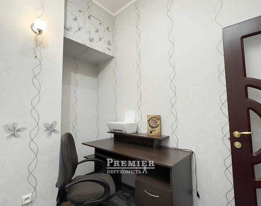 2-кімнатна квартира 40 кв.м Окремі кімнати Ремонт Газ 6 стан