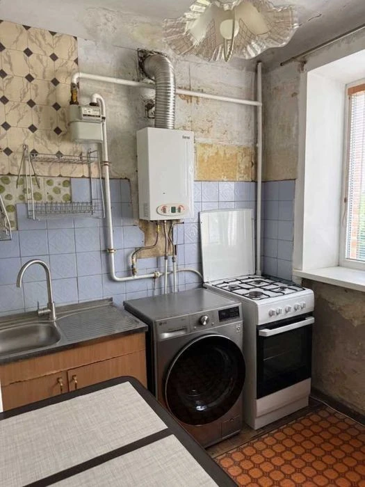 3к квартира 63м2, ЦЕГЛА, поверх 2/5, Подільський р-н