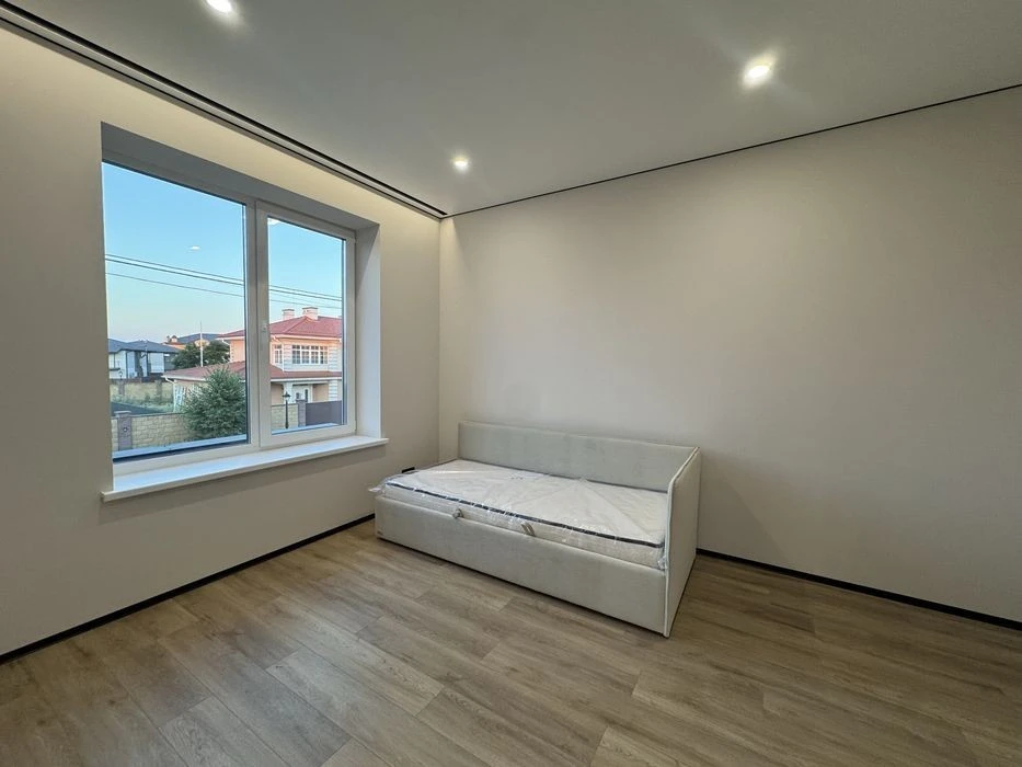 Будинок з ремонтом (без комісії) 145 м² та 6 соток з ремонто