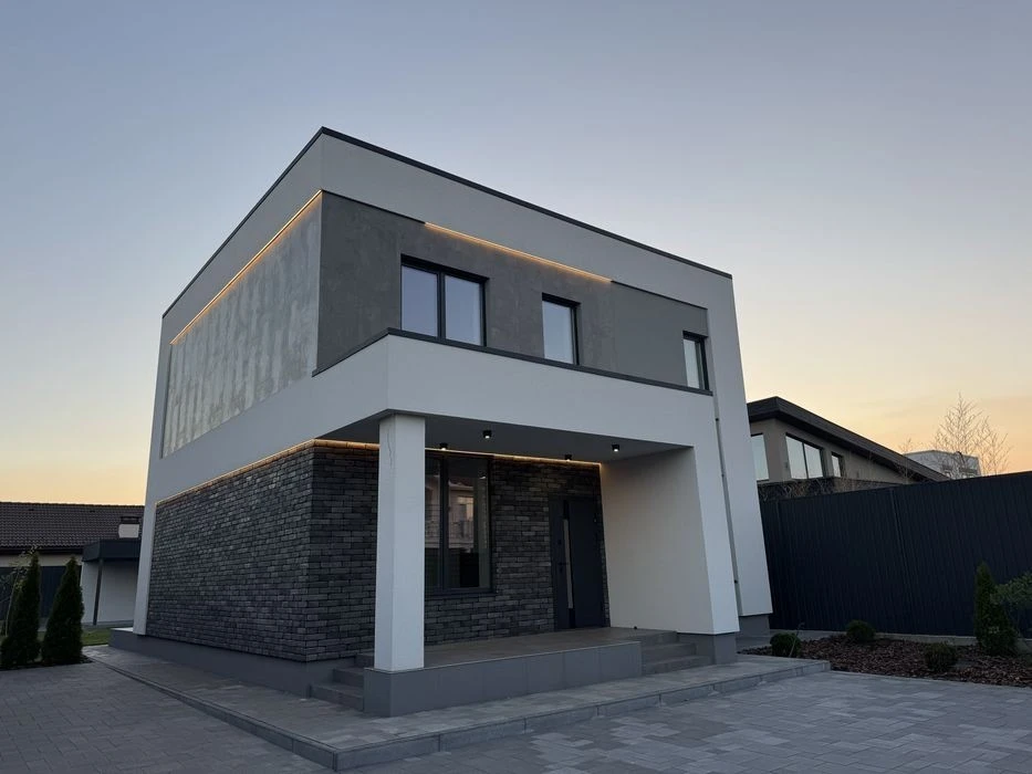 Будинок з ремонтом (без комісії) 145 м² та 6 соток з ремонто