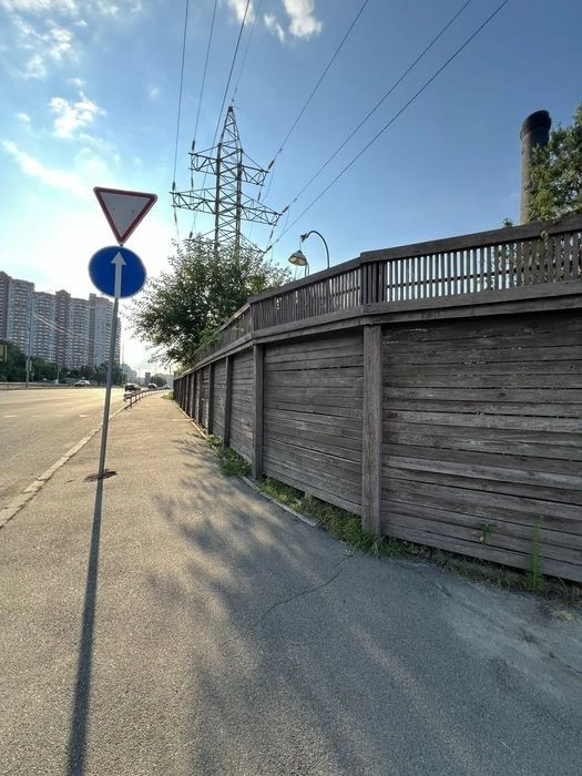 Продаж приміщення по вул Саперно Слобідській