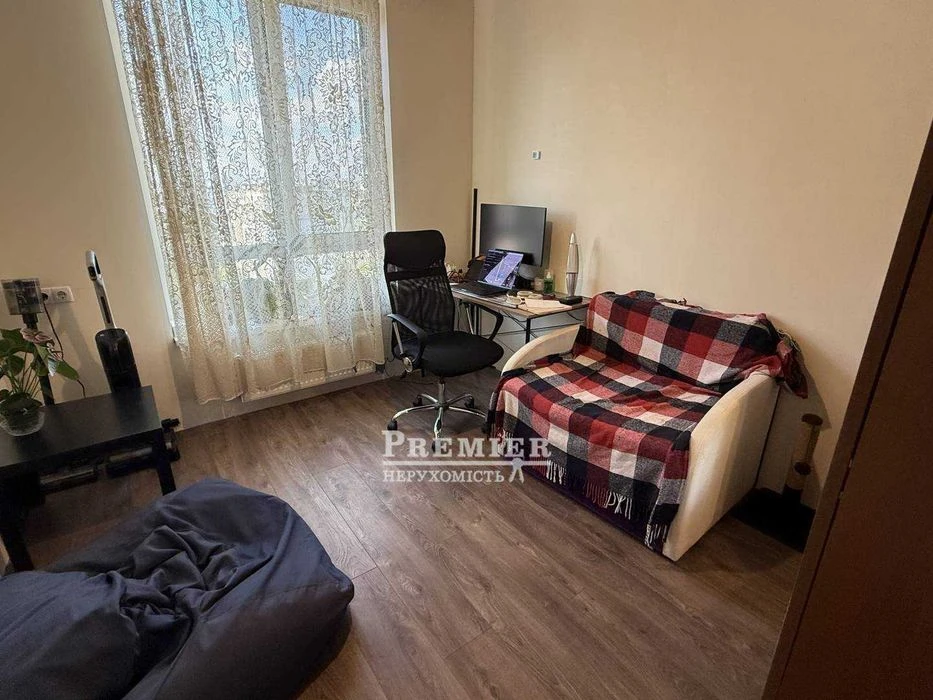 Продам 2 кімнатну квартиру з ремонтом на Сахарова. Новий буд