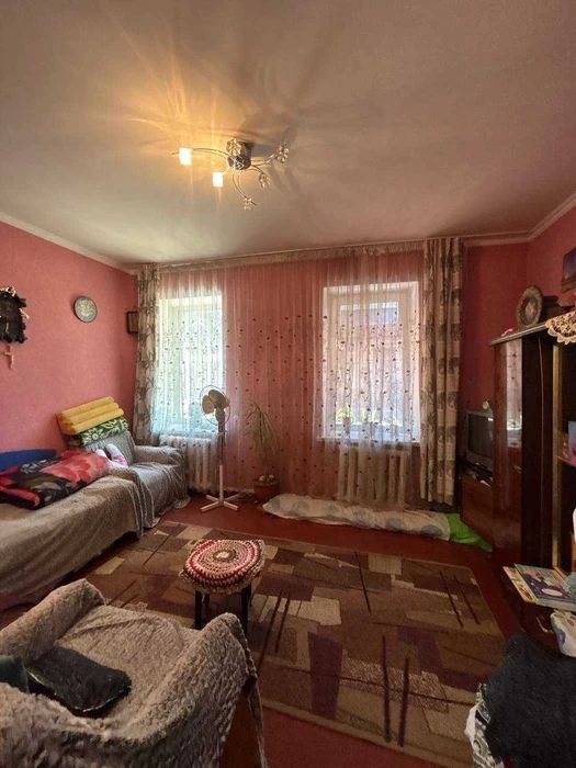 Продам частину будинку в центрі Слободки!