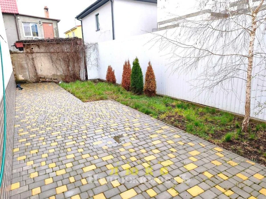 Продам двоповерховий  новий будинок провулок Вишневий , Люст