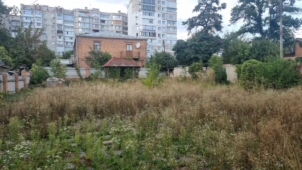(5) Продам земельну ділянку на вул. Бевза 1474