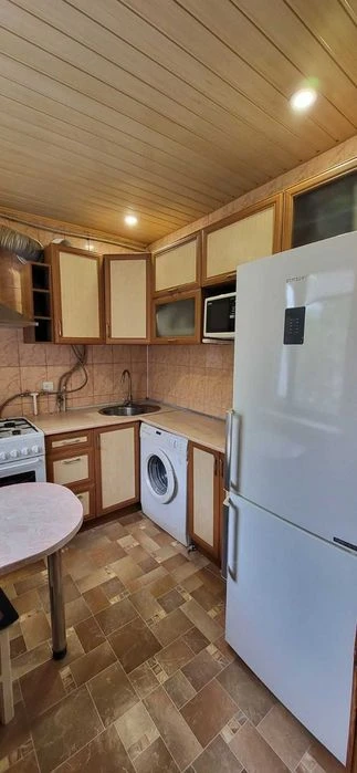 2к квартира біля 5 школи