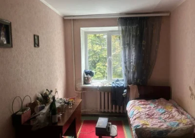 3к в цеглі Виставка, двостороння кімнати роздільні. Оформлен