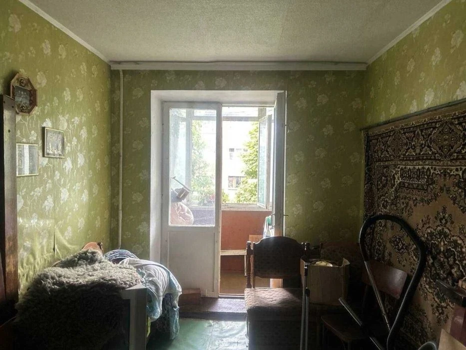 3к в цеглі Виставка, двостороння кімнати роздільні. Оформлен