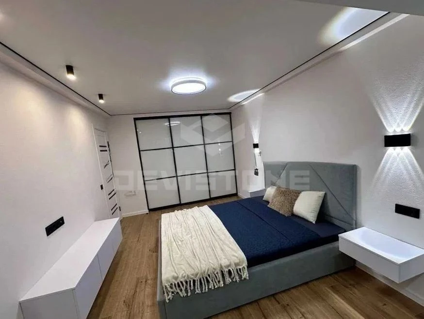 1-room apartment for sale 34 m², Berestetska St.