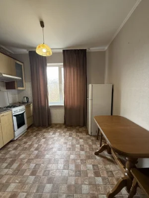 Продам однокімнатну квартиру на Захисників   Маріуполя,3