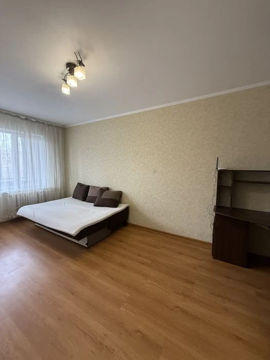 Продам однокімнатну квартиру на Захисників   Маріуполя,3