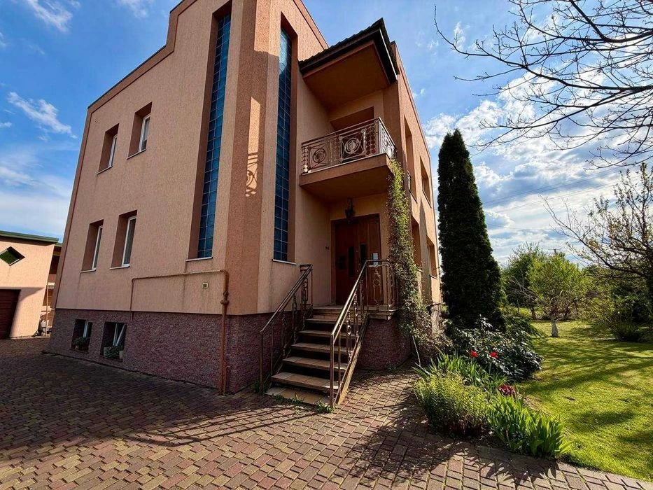 Продам Будинок в передмісті с Обарів 135 м2  4 кім 20 сот.