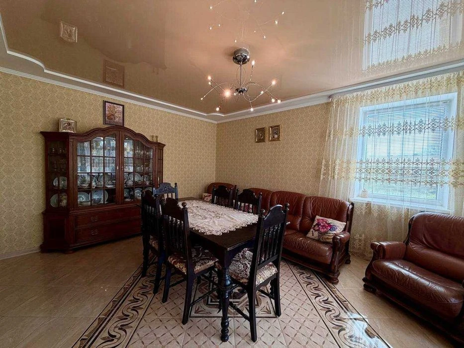 Продам Будинок в передмісті с Обарів 135 м2  4 кім 20 сот.
