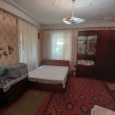 Продаю два житла в одному дворі рн сш 36