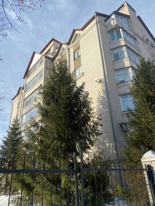 Продам 3х кімнатну квартиру в центрі міста.