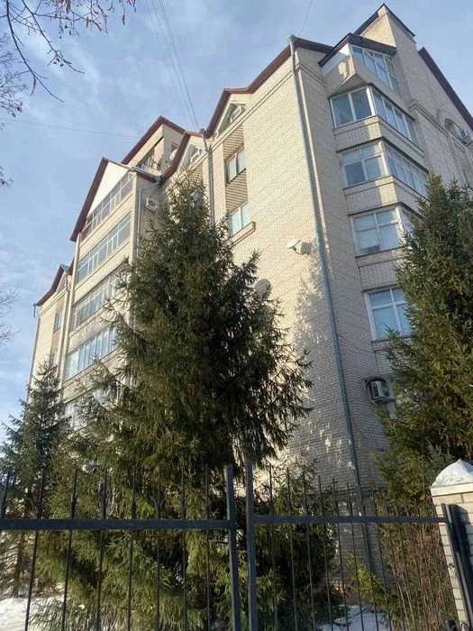 Продам 3х кімнатну квартиру в центрі міста.