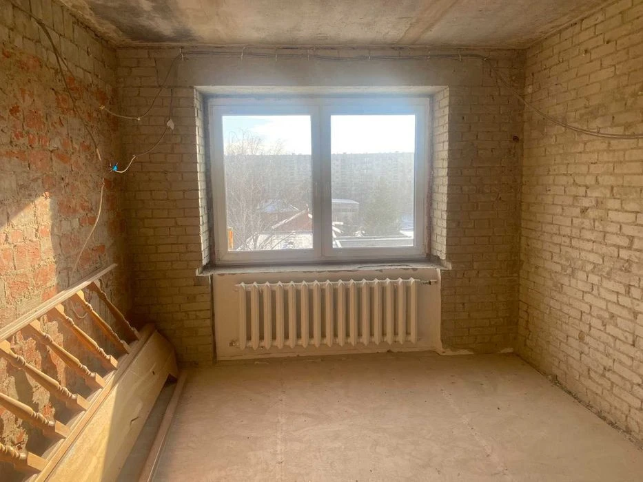 Продам 3х кімнатну квартиру в центрі міста.