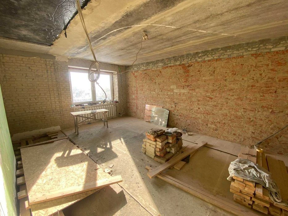 Продам 3х кімнатну квартиру в центрі міста.