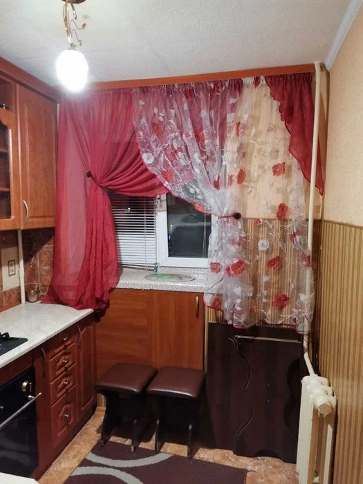 Продаж 1-кімнатної квартири по вул. Хворостянка (Праці)