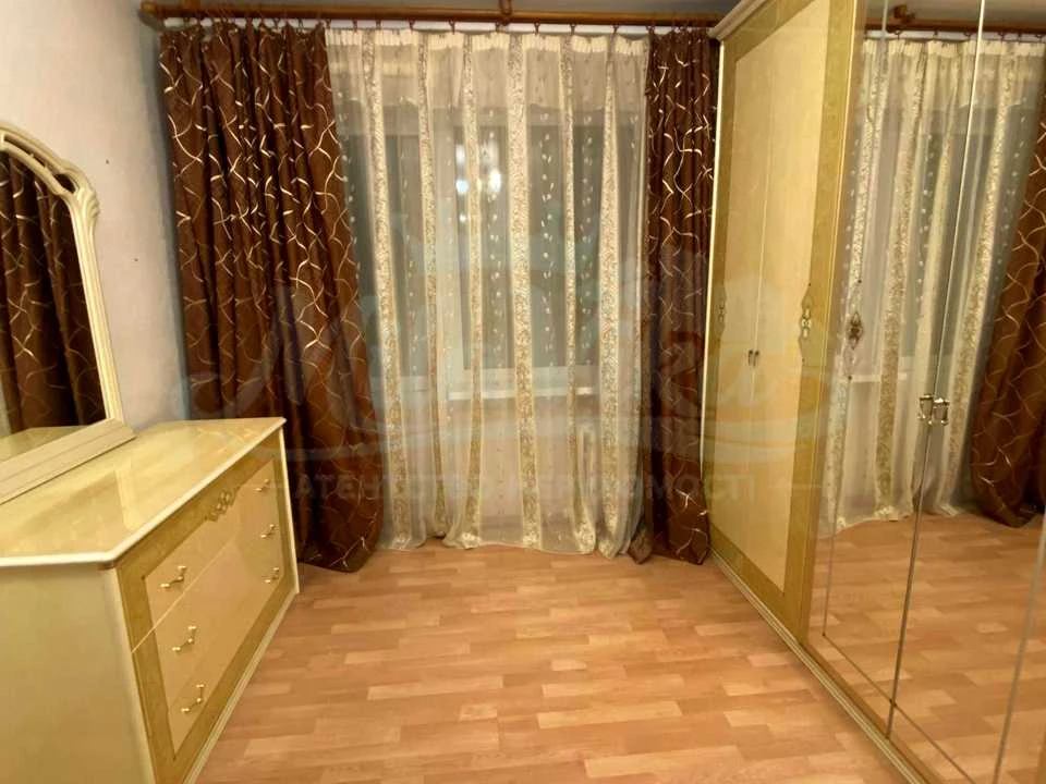 Квартира. Київ, Анни Ахматової вул.