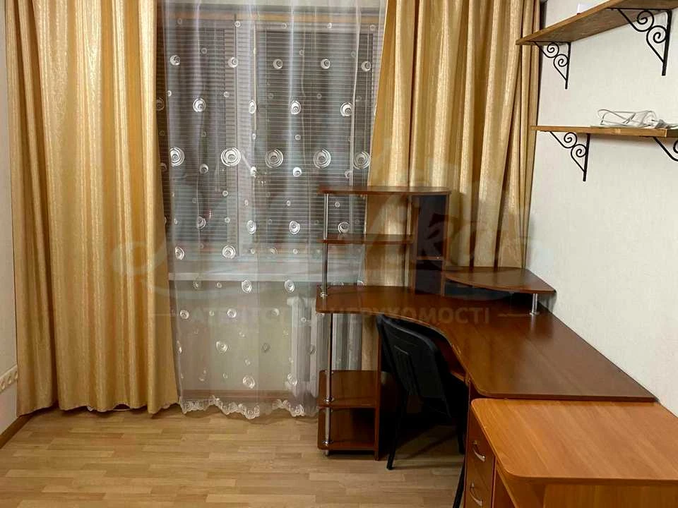 Квартира. Київ, Анни Ахматової вул.